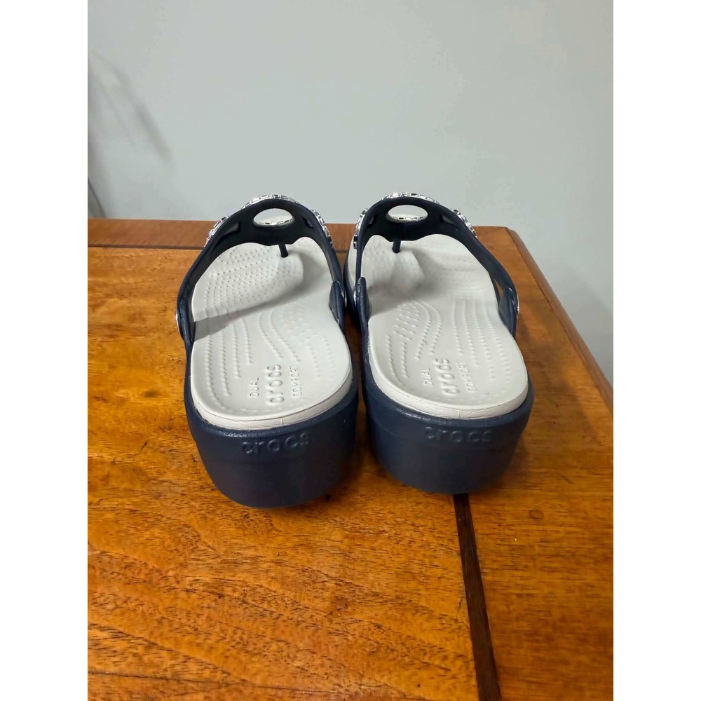 Crocs Sanrah Embellished Wedge Flip Flops Navy Blue Teal Mosaic Womens 9 - Picture 2 of 7